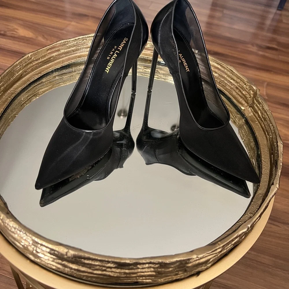 Saint Laurent Elegant Black Stiletto Heels - Picture 5 of 12